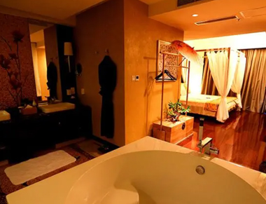 成都锦江区养生会所的黄昏恋：当爱情遇上八十岁